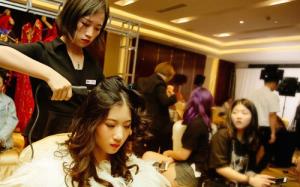 在新时代就像 在时尚圈