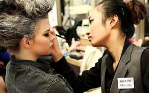 展翅计划200万助学金新时代造型