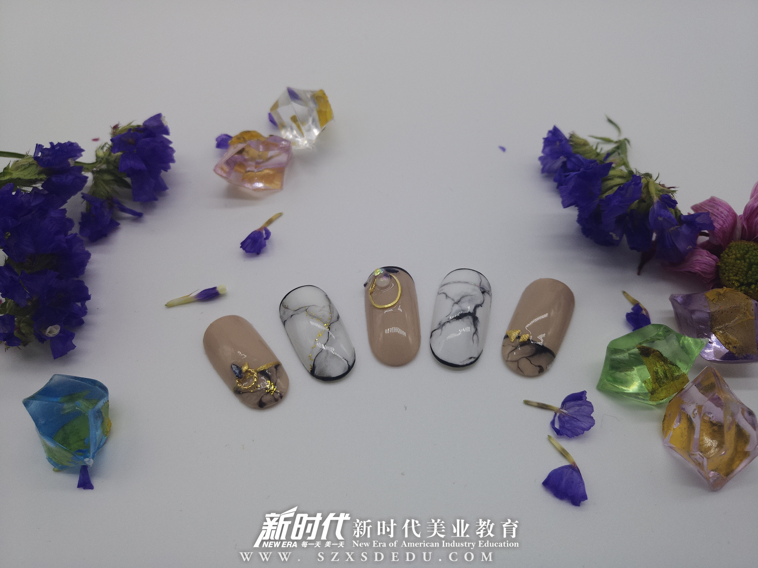 什么是美甲？美甲师的工作是做什么的？